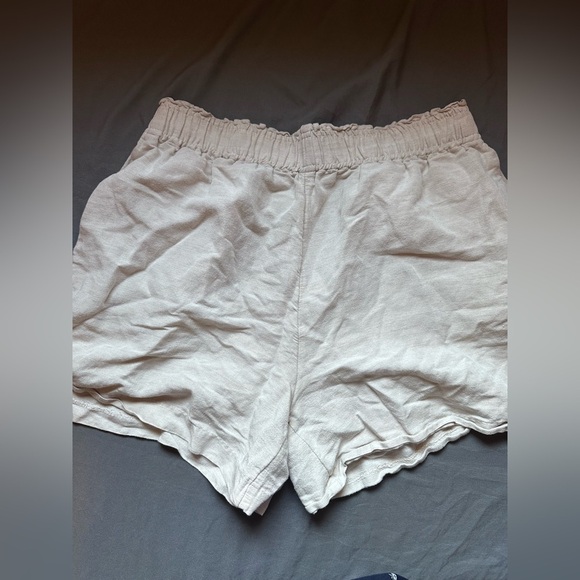 H&M Cream High Waist Shorts Linen Size Medium - Picture 8 of 8